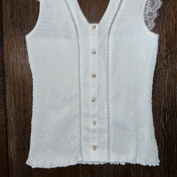 Daytrip Smocked top Size M - Picture 2 of 4